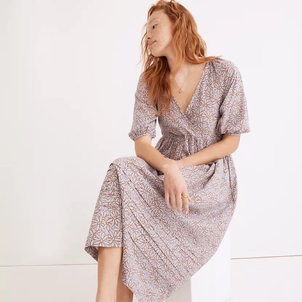 NWT Marianna Puff-Sleeve Midi Dress in Dream-On Daisies